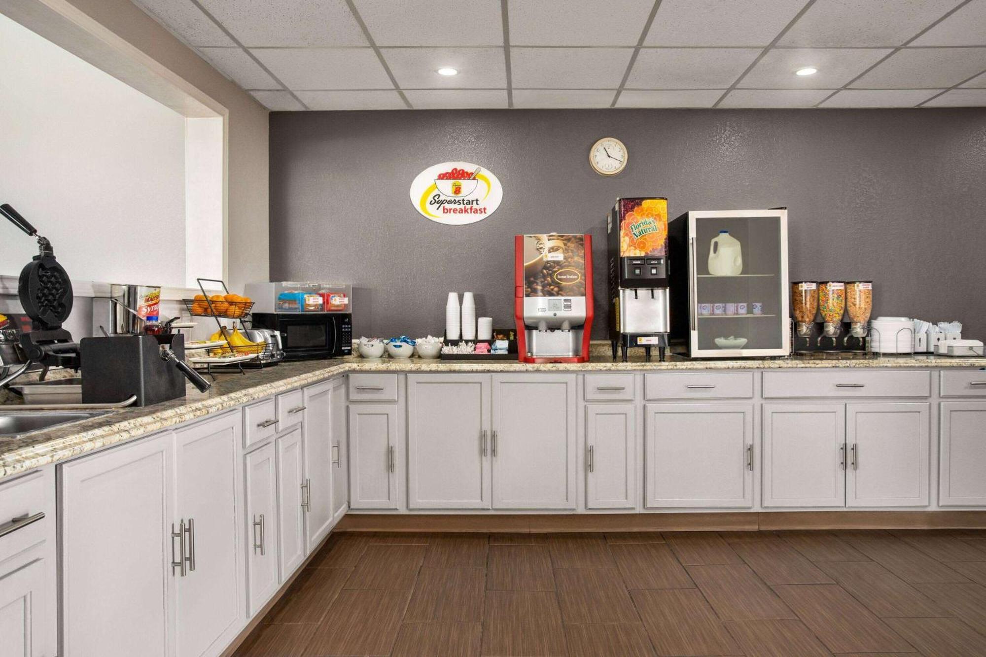 Super 8 By Wyndham Gainesville Tx Ngoại thất bức ảnh